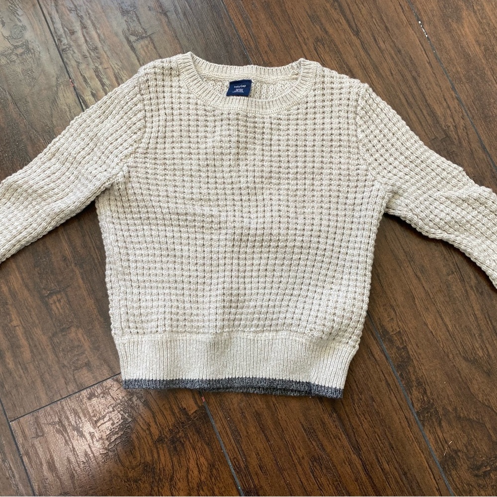 Oatmeal sweater, excellent condition